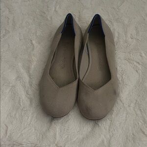 Rothy's Beige Women's Flats with Blue Trim
